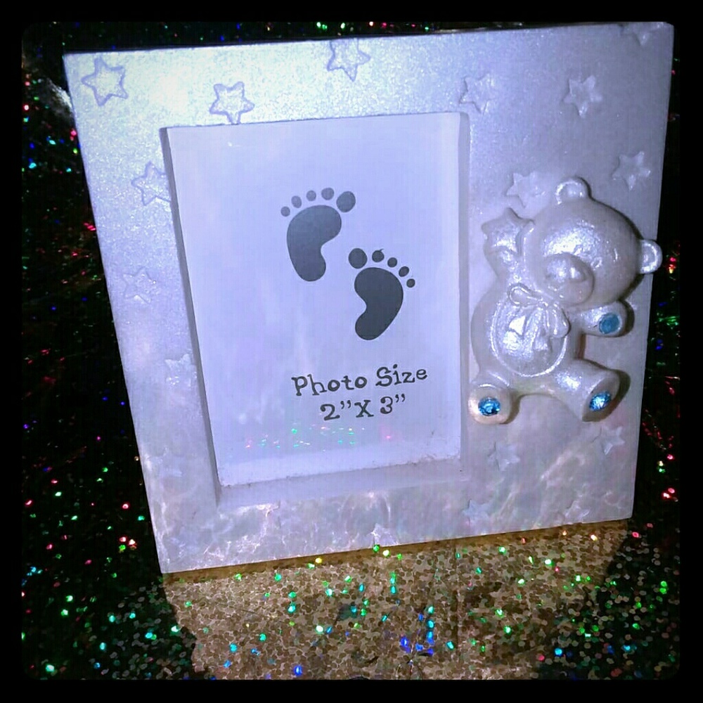 FRAME PICTURE SQUARE in WHITE for BABY TODDLER 2X2